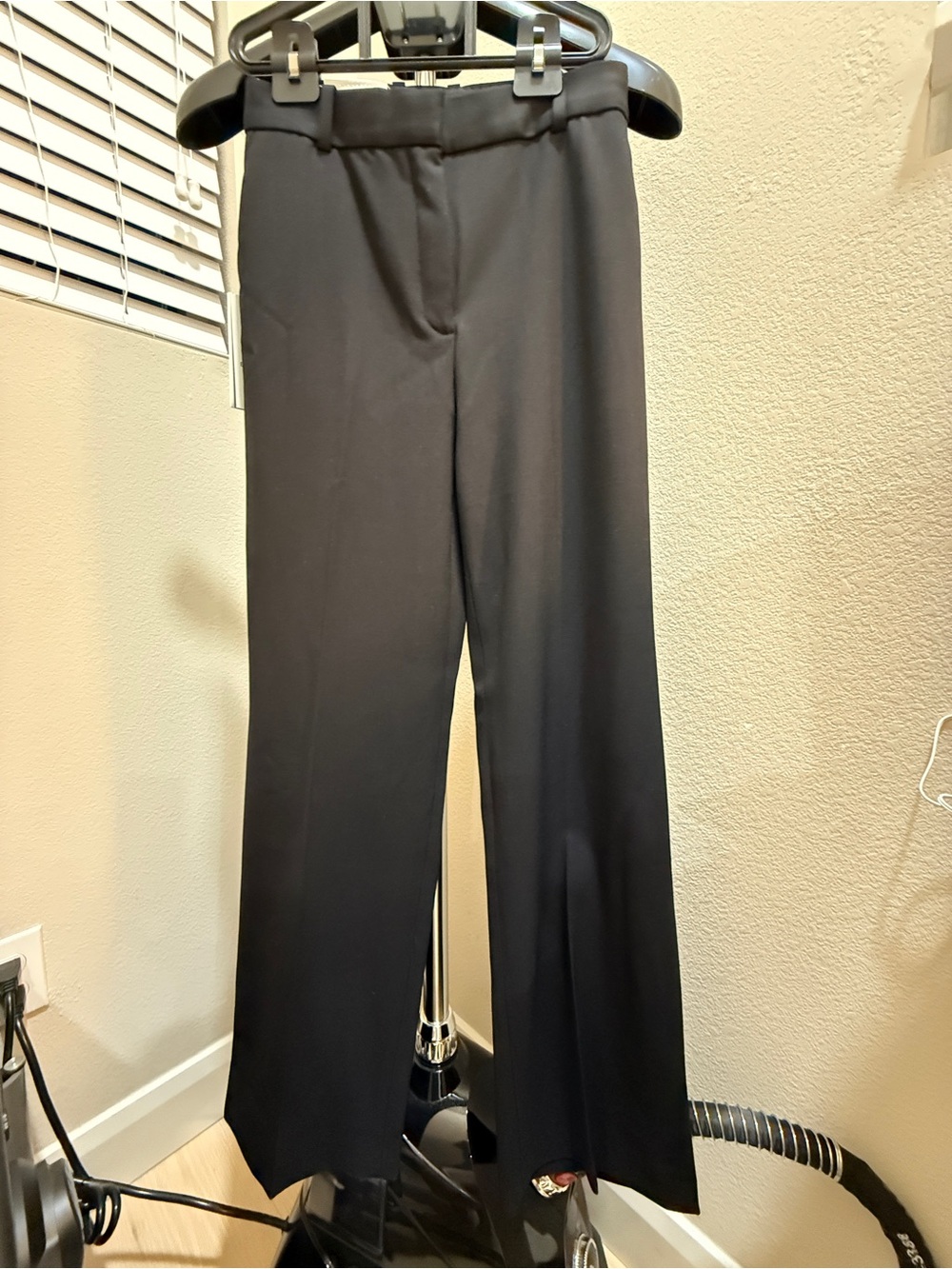 Babaton Agency Pants size 2 Short NWT